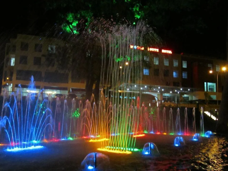World Youth Hotel Ayer Keroh