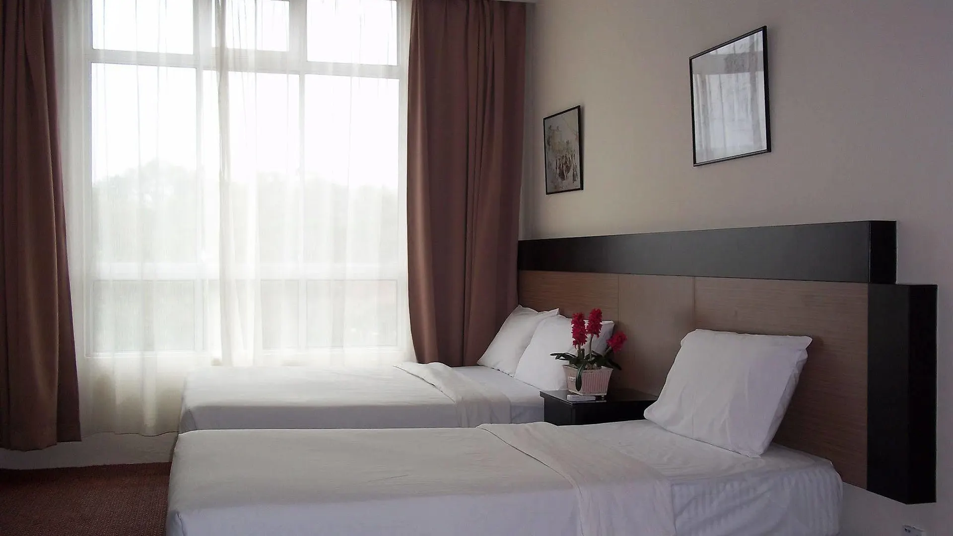 World Youth Hotel Ayer Keroh